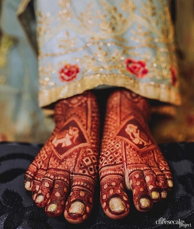 30+ Inspiration worthy Bridal Foot Mehndi Designs for 2019 Brides